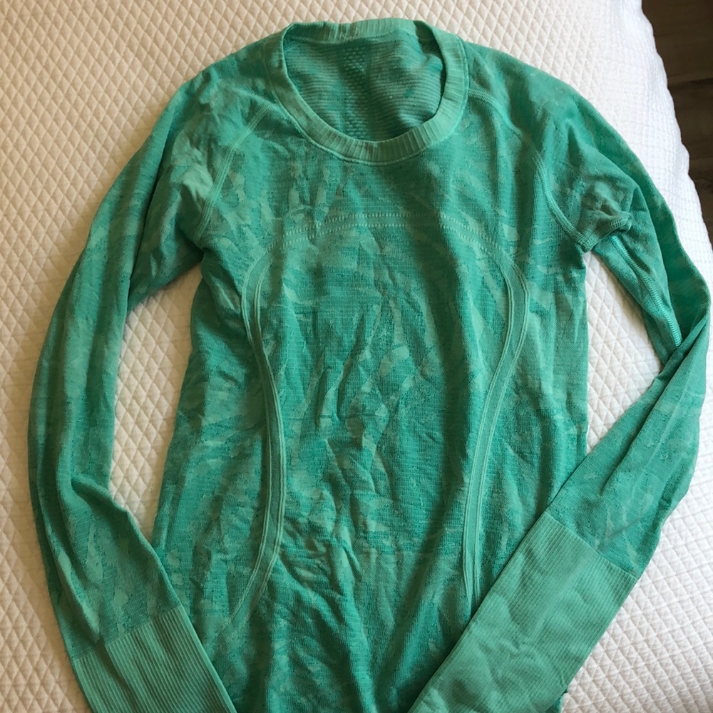Lululemon Long sleeve Size 4